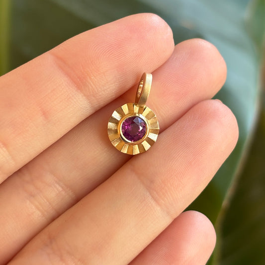 Grape Garnet Drop of Light (10k)
